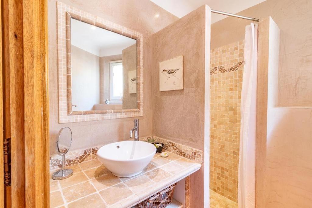Bed and Breakfast Mas De L'Olivette Cotignac Exterior foto