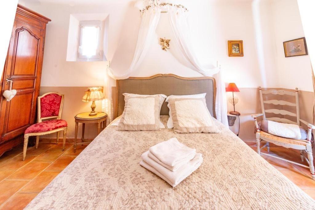Bed and Breakfast Mas De L'Olivette Cotignac Exterior foto