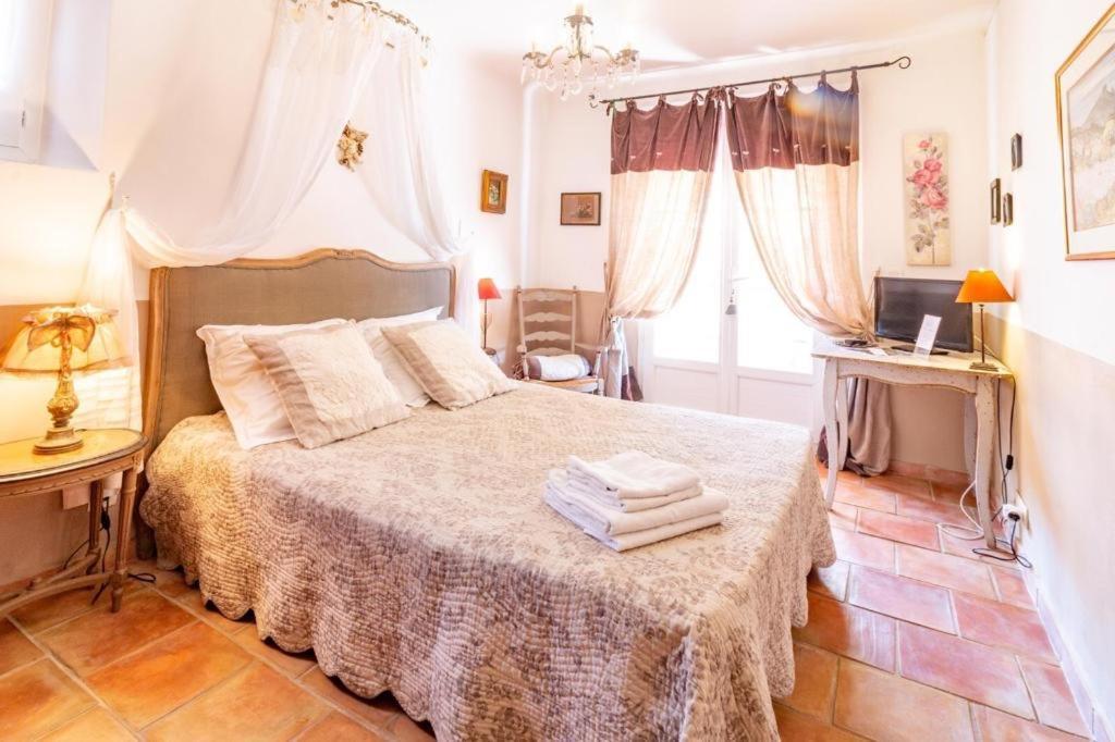 Bed and Breakfast Mas De L'Olivette Cotignac Exterior foto